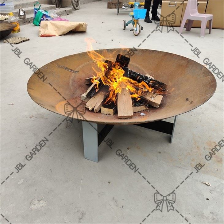 NOWA konstrukcja Rust Fire Pit