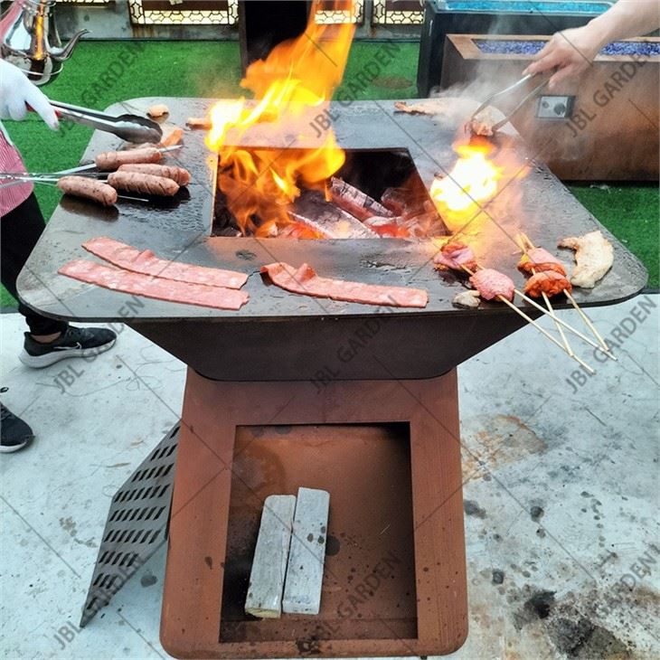 BBQ Grill With Ash Drawer